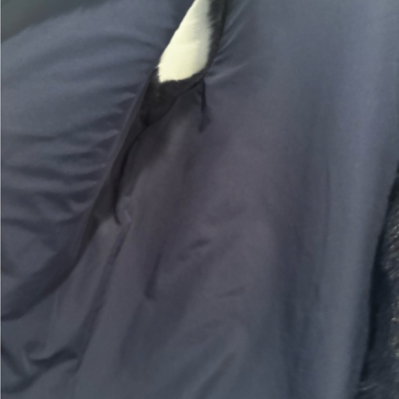 Women's Navy Faux Fur Vest soft medium stylish fall trendy - Picture 10 of 11